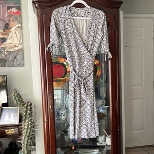 Lilly Pulitzer wrap dress blue and white